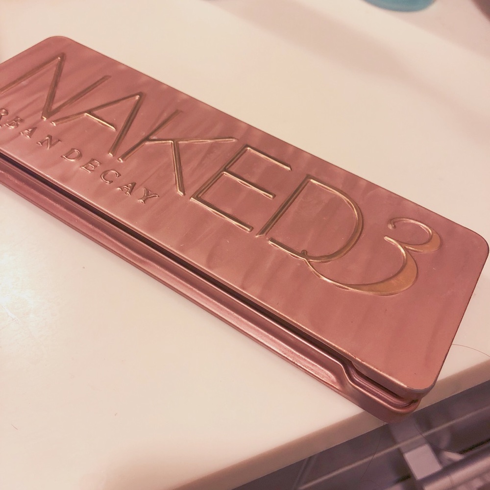 Naked 3 by Urban Decay eyeshadow palette